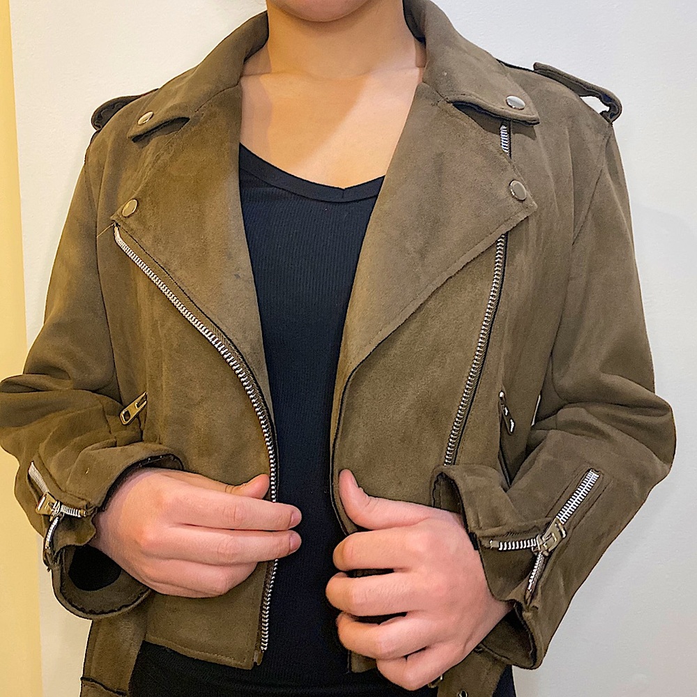 T TAHARI army colored jacket with chain belt